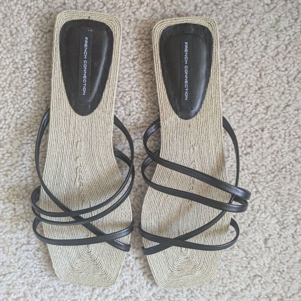 NIB French Connection FCUK Minimalist Vegan Leather Black Strappy Sandals Sz 10